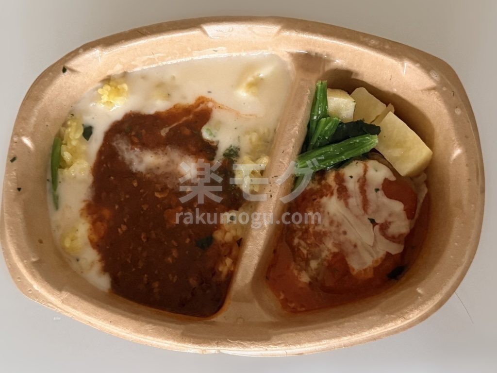ニップンの完熟トマトソースハンバーグ＆ミラノ風ドリアを温めたあとの容器の中身